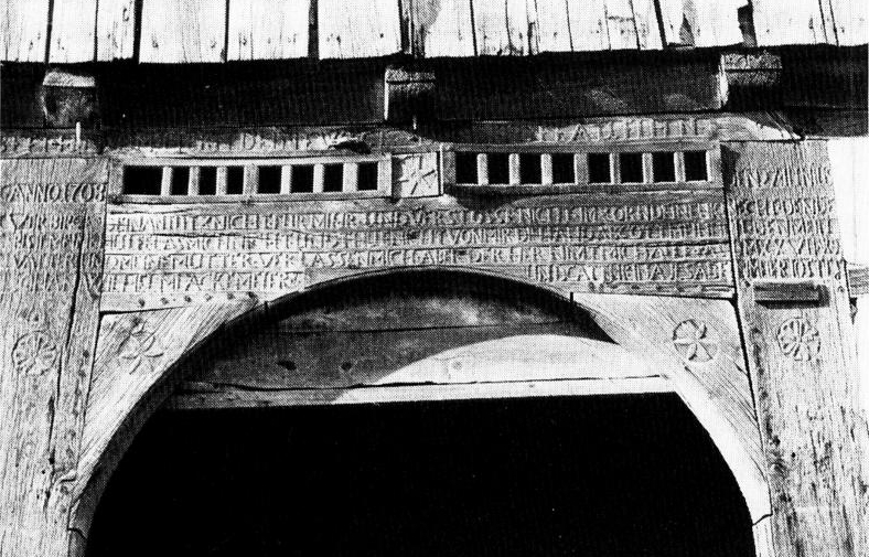 Datei:Lakehof, Meierhaus 1708, Torinschrift Stiewe 1982.jpg