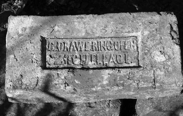 Datei:Lage, Fr.-Petri-Str. 5, Lohgerberei, Backstein Schornstein M. Wißmann 2017.jpg