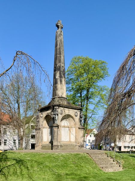 Datei:DT-KWPlatz Denkmal1864-1871 JK2025.jpg