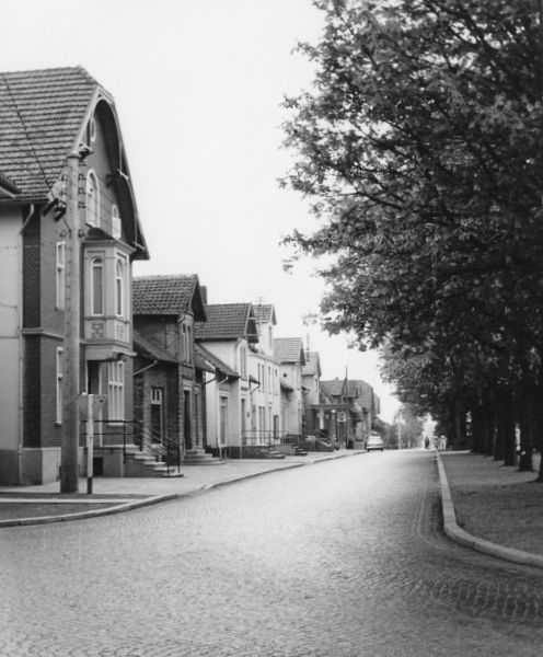 Datei:Herforder-Straße-Leopoldshöhe-1955.jpg