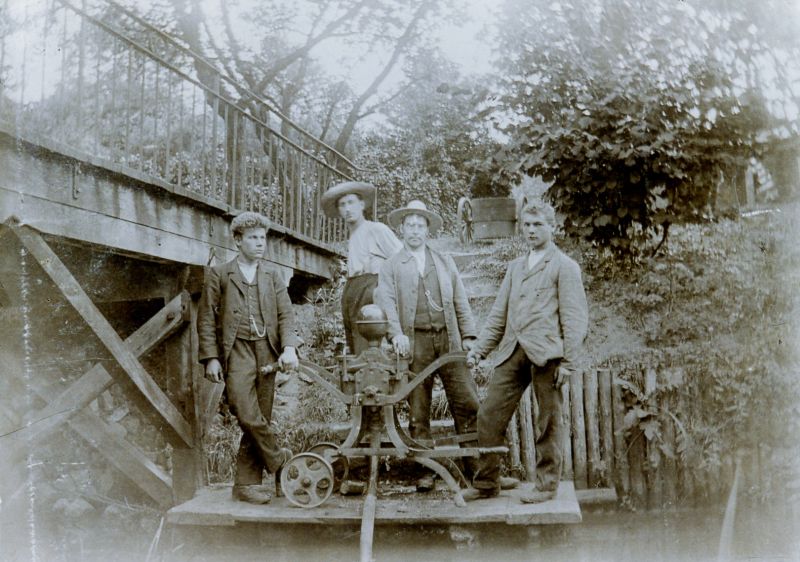 Datei:DT-Leopoldstr18 WilhHeise1910 FKB-209-32.jpg