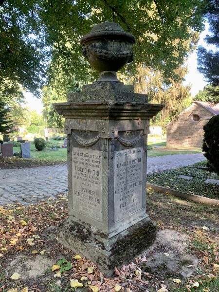 Datei:DT-Blombergerstr Petri2.jpg