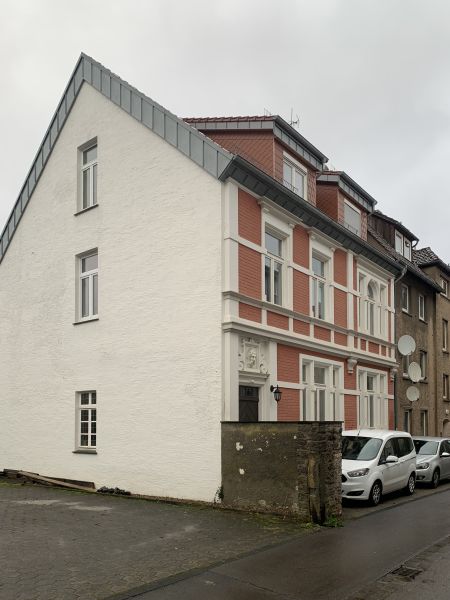 Datei:DT-Baumstr3 JK2024.jpg