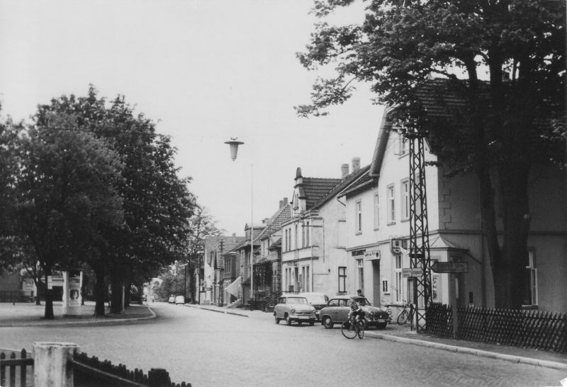 Datei:Leopoldshöhe-Schötmarsche-Straße-1960.jpg