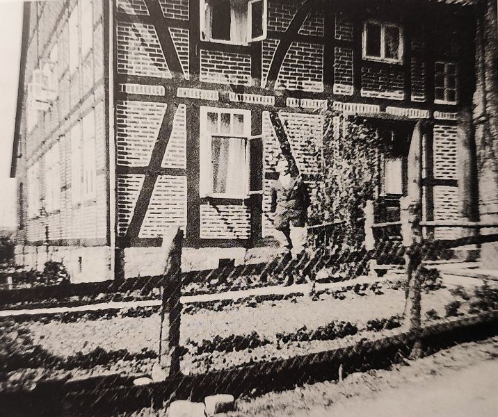 Datei:Wellentrup Nr. 9, um 1935.jpg
