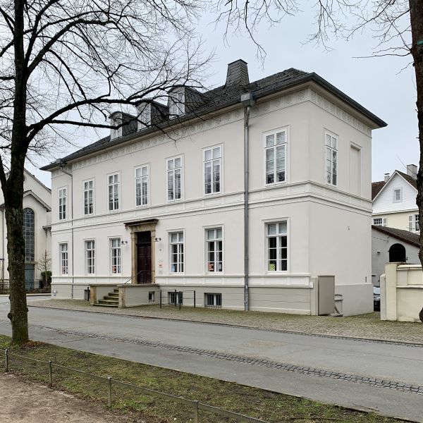 Datei:DT-Allee15 9804JK.jpg