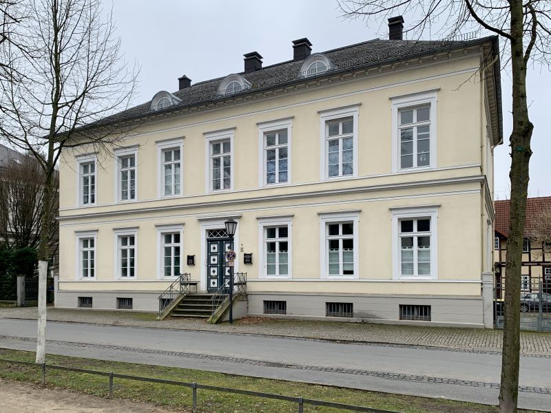 Datei:DT Allee 9 9801.jpg