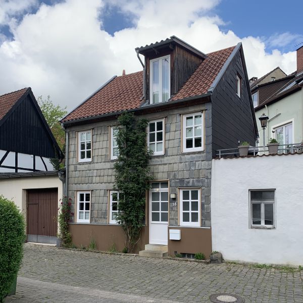 Datei:DT-Auguststr18 JK2025b.JPG