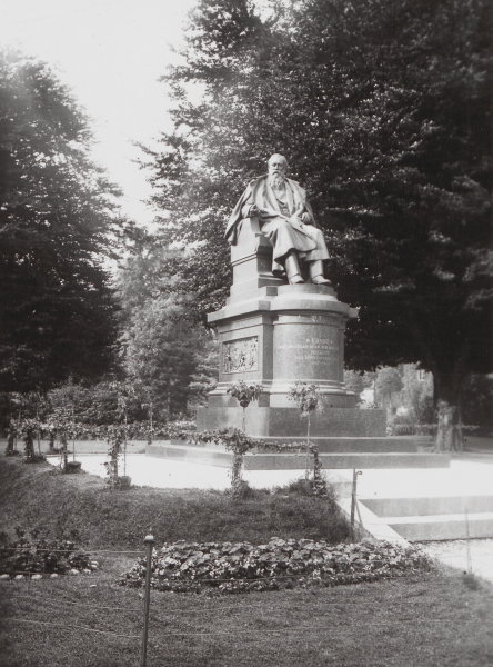 Datei:DT-SchlossplatzErnst HSA5-54r-2.png