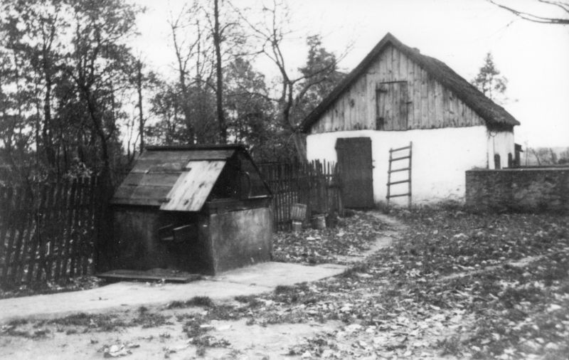 Datei:3e-Röhrmann Stall 1940.jpg