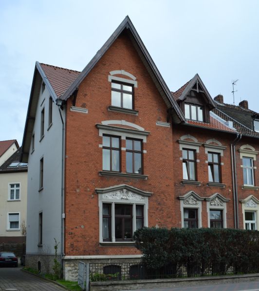 Datei:DT-Leopoldstr29 Tsungam2012.jpg