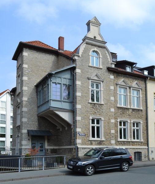 Datei:DT-Weerthplatz2 Tsungam2012.jpg