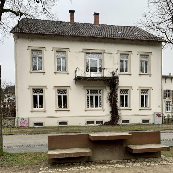 Datei:DT-Allee17 9805JK.jpg