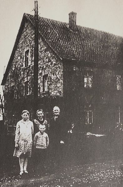 Datei:Wellentrup Nr. 33-Familie Brokmann.jpg