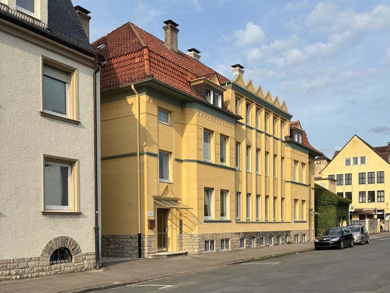 Datei:DT-Sedanstr7+9 JK2025.jpg