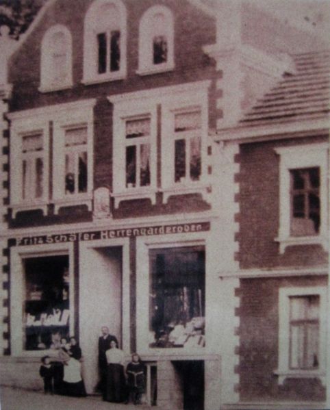 Datei:Kirchplatz 15, Heiden.jpg