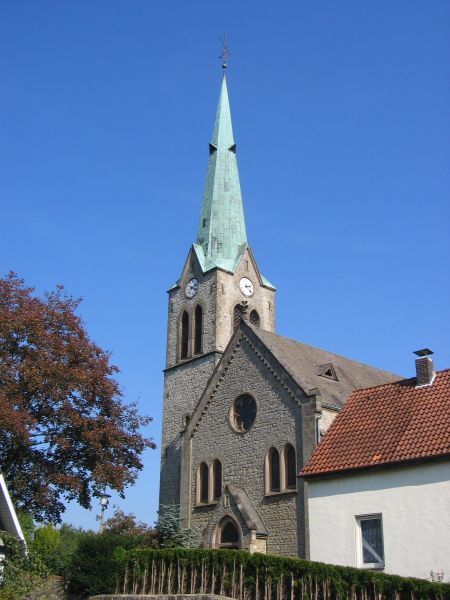 Datei:Kirche Hillentrup.jpg