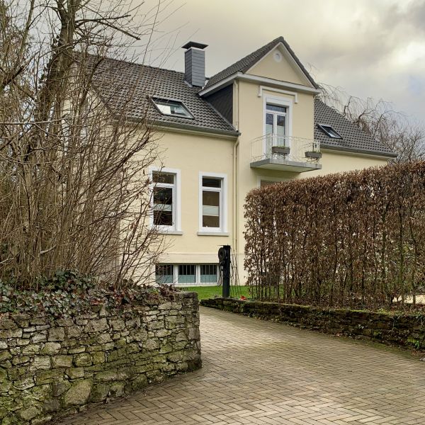 Datei:DT-AlterPostweg16 JK2025.jpg