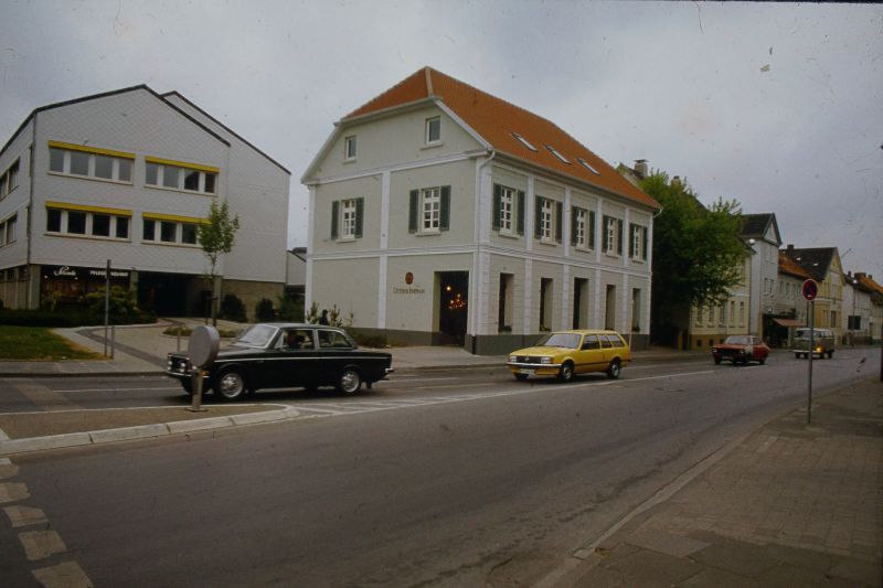 Datei:DT-Leopoldstr2 DT BA 20406s.jpg