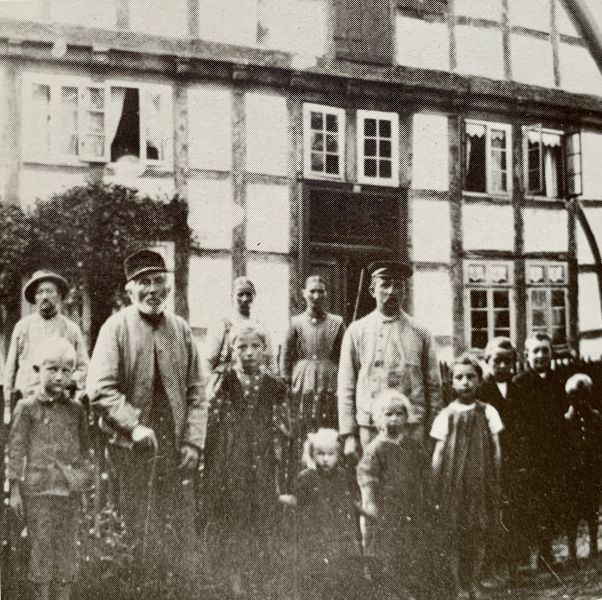 Datei:DT-Hk AmKrugplatz3 1908.jpg