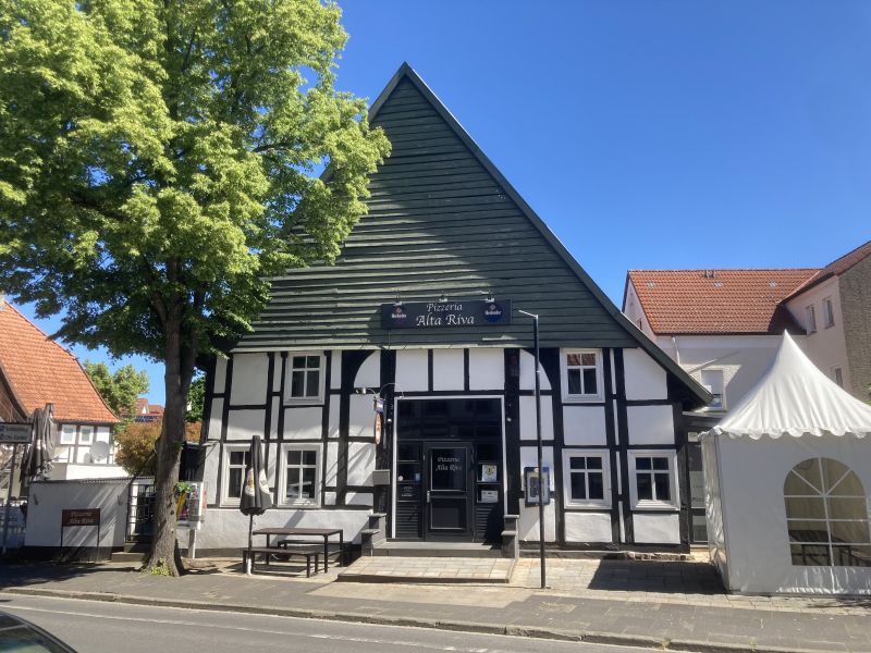 Datei:Lange Str.107 Eule a 2026.jpg