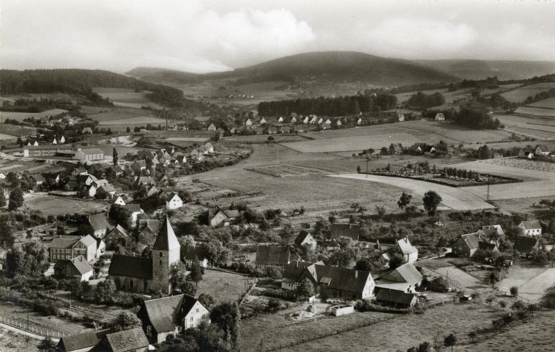 Datei:DT-Hk DorfvonNorden ME-PK-24-166.jpg