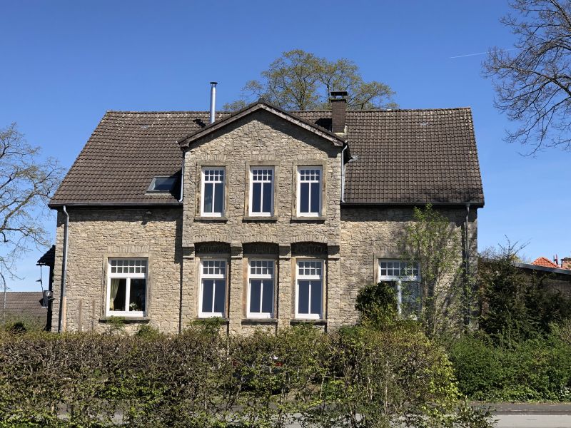 Datei:Augustdorf 049 Pfarrhaus (2).JPG