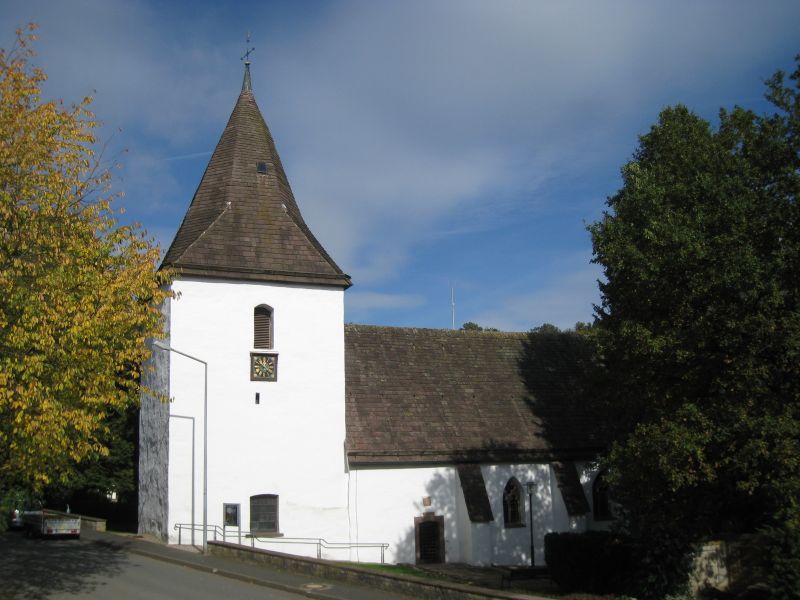 Datei:Kirche in Sonneborn.jpg
